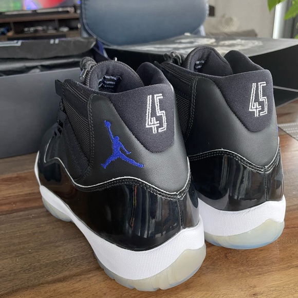 BNIB Authentic Jordan 11 Space Jam size 13 (2016) - Picture 7 of 11